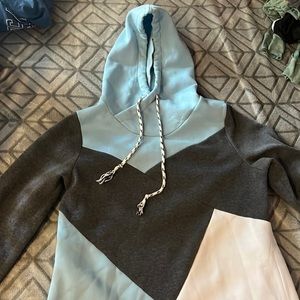 Sweatshirt, Size M.
